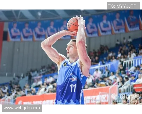 克里斯多夫-奥贝克帕成功带领球队获得CBA总冠军：一位篮球传奇的崛起