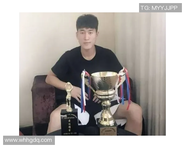 姜伟泽：从青涩少年到篮球场上的璀璨明星之路揭秘