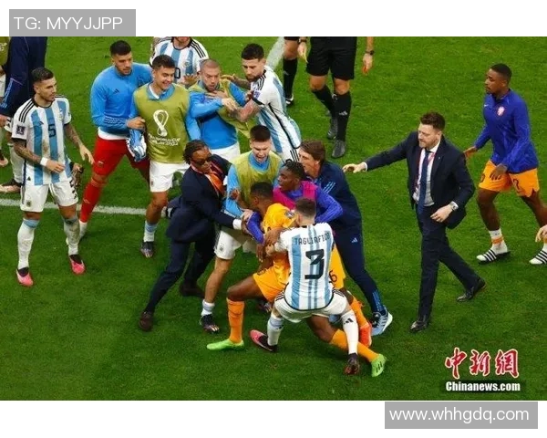 皮克与媒体冲突引发热议球员与记者之间的对抗背后真相揭秘